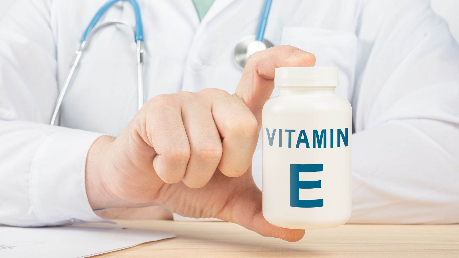 Vitamin E là gì? Vitamin E nào tốt cho da mặt?